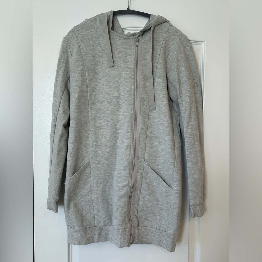 NWOT SimplyVera Vera Wang Simply Breathe Heather
Gray Off Center Zip Long Hoodie